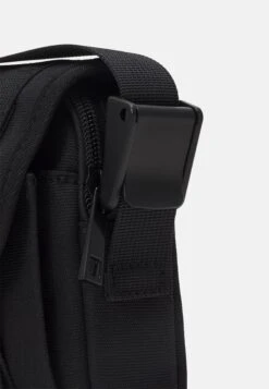 Pier One Unisex - Schoudertas - Black -Pier One 1151f55be65e4724bfd8dfd4956f9cf7