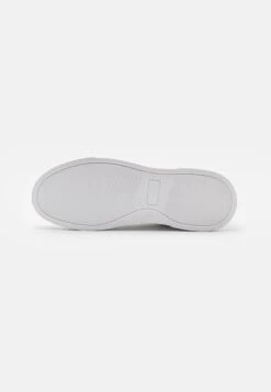 Pier One Unisex - Sneakers Laag - White -Pier One e2a5a64afecd4f079860774a1a970a80