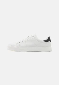 Pier One Sneakers Laag - White